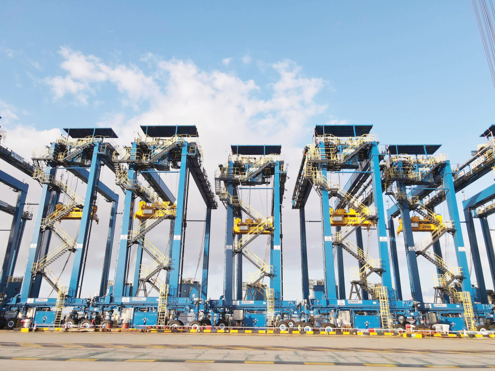 10臺GENMA混動RTG順利發運 助力RSGT孟加拉碼頭現代化升級(圖1) 10臺GENMA混動RTG順利發運 助力RSGT孟加拉碼頭現代化升級(圖1)