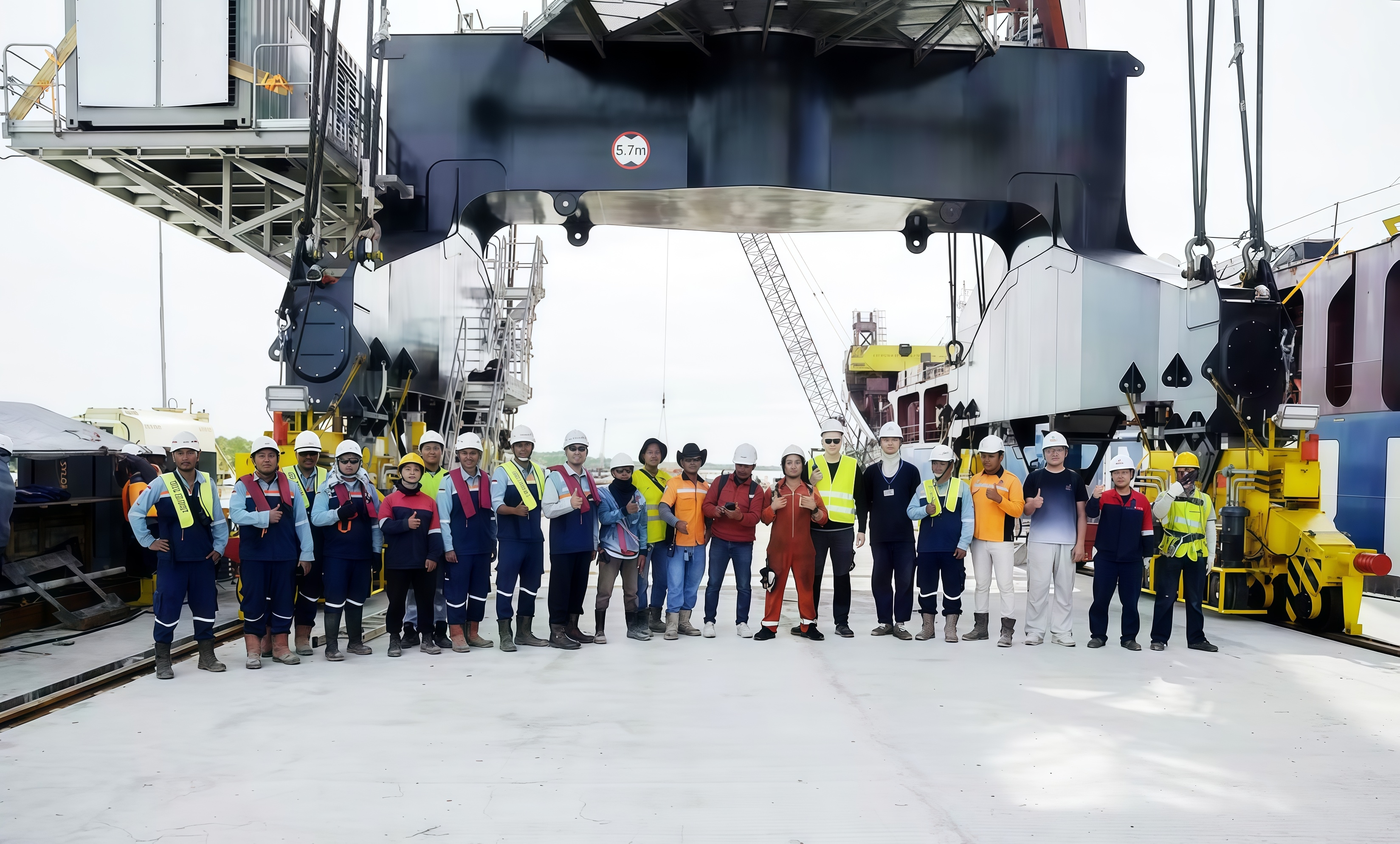 GENMA軌道式MHC在印尼完成調(diào)試交付(圖1)