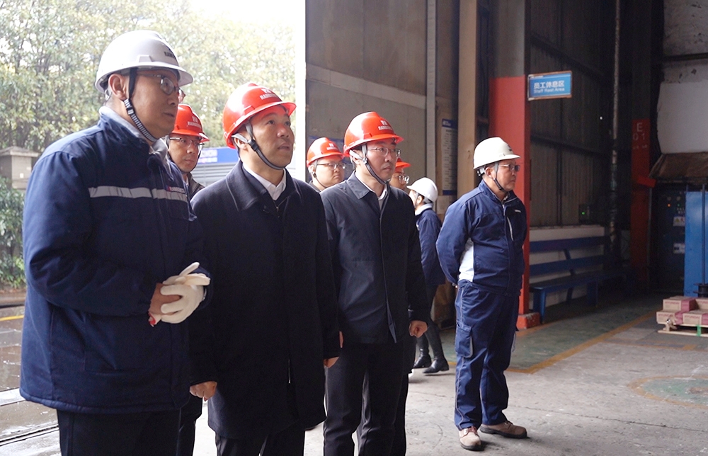 南通市崇川區(qū)區(qū)委書記胡擁軍一行蒞臨子公司潤邦重機調(diào)研復(fù)工復(fù)產(chǎn)工作(圖2) 南通市崇川區(qū)區(qū)委書記胡擁軍一行蒞臨子公司潤邦重機調(diào)研復(fù)工復(fù)產(chǎn)工作(圖2)